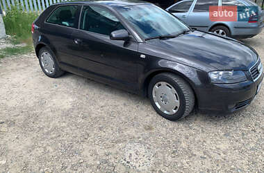 Хэтчбек Audi A3 2004 в 