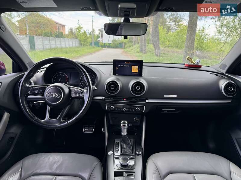 Седан Audi A3 2016 в Киеве
