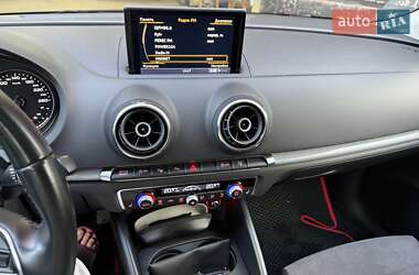 Хетчбек Audi A3 2015 в 