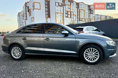 Седан Audi A3 2016 в 