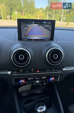 Хэтчбек Audi A3 2015 в 