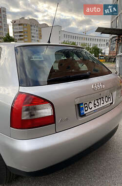 Хэтчбек Audi A3 2000 в 