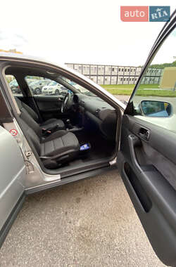 Хэтчбек Audi A3 2000 в 