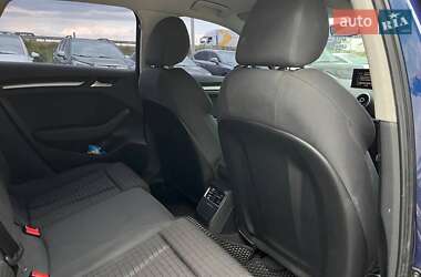 Хэтчбек Audi A3 2016 в 