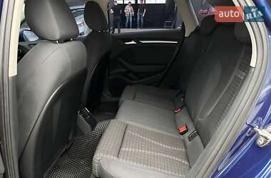 Хэтчбек Audi A3 2016 в 