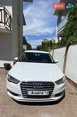 Седан Audi A3 2014 в Киеве