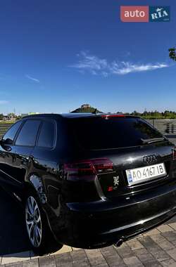 Хэтчбек Audi A3 2010 в 