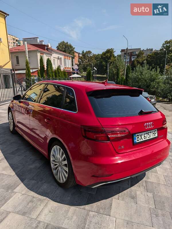 Хэтчбек Audi A3 2016 в Хмельницком