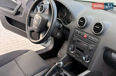 Хэтчбек Audi A3 2006 в 