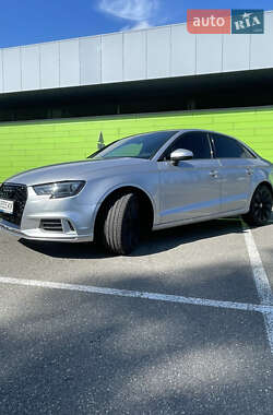 Седан Audi A3 2017 в 