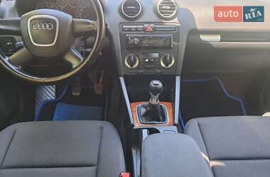 Хэтчбек Audi A3 2005 в 