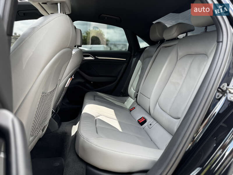 Седан Audi A3 2019 в Киеве