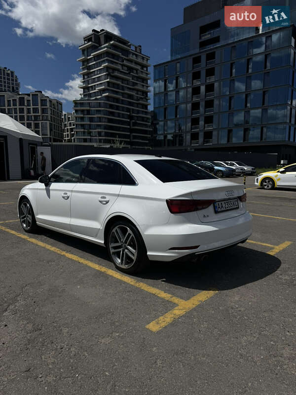Седан Audi A3 2018 в Киеве