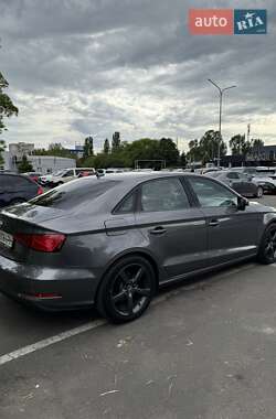 Седан Audi A3 2016 в 