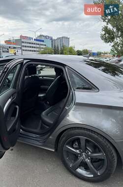 Седан Audi A3 2016 в 