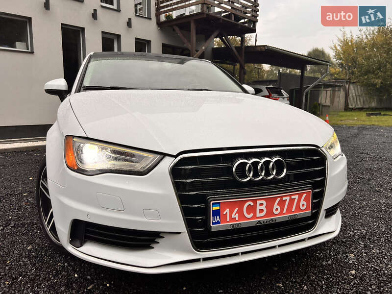 Седан Audi A3 2015 в Львове