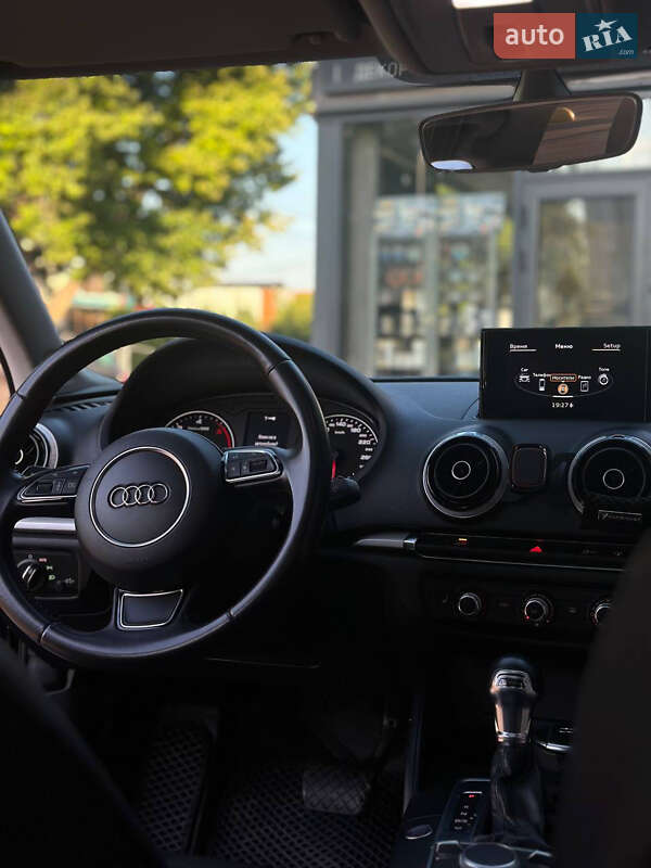 Седан Audi A3 2016 в Одессе