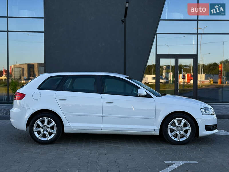 Хэтчбек Audi A3 2010 в Луцке