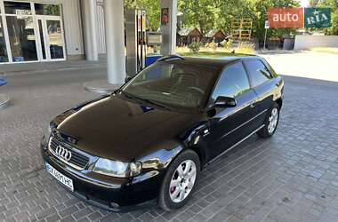 Хэтчбек Audi A3 2003 в 