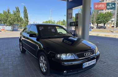 Хэтчбек Audi A3 2003 в 