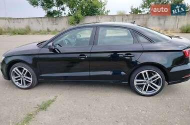 Седан Audi A3 2016 в 