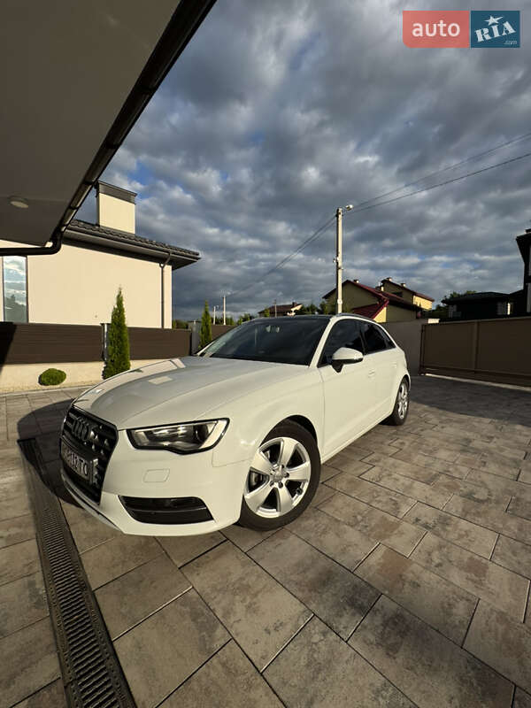 Хэтчбек Audi A3 2016 в Львове
