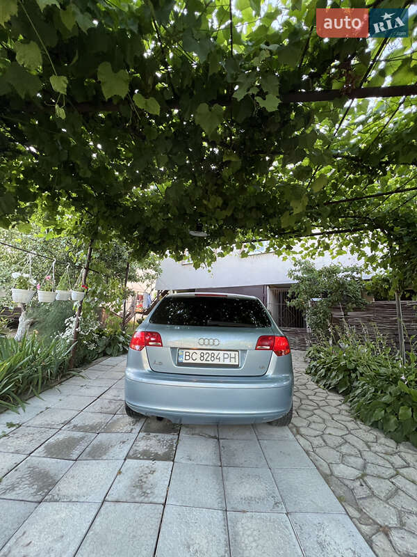 Хэтчбек Audi A3 2005 в Пустомытах