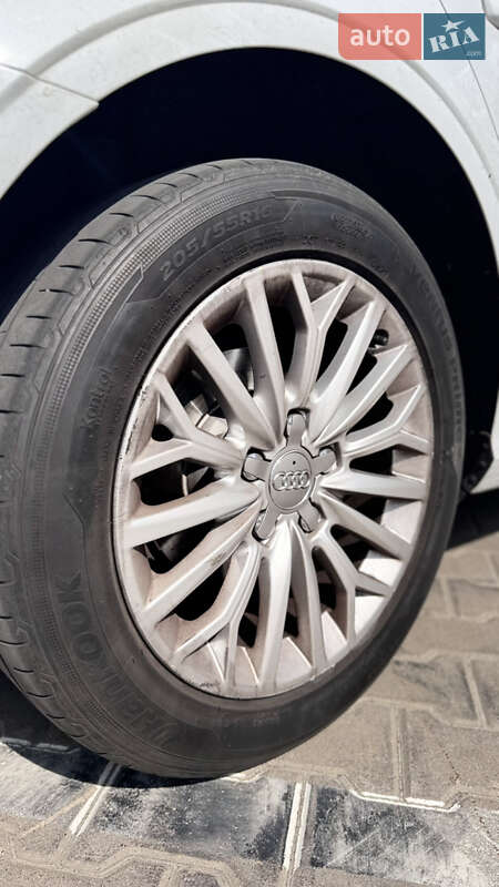 Седан Audi A3 2016 в Киеве