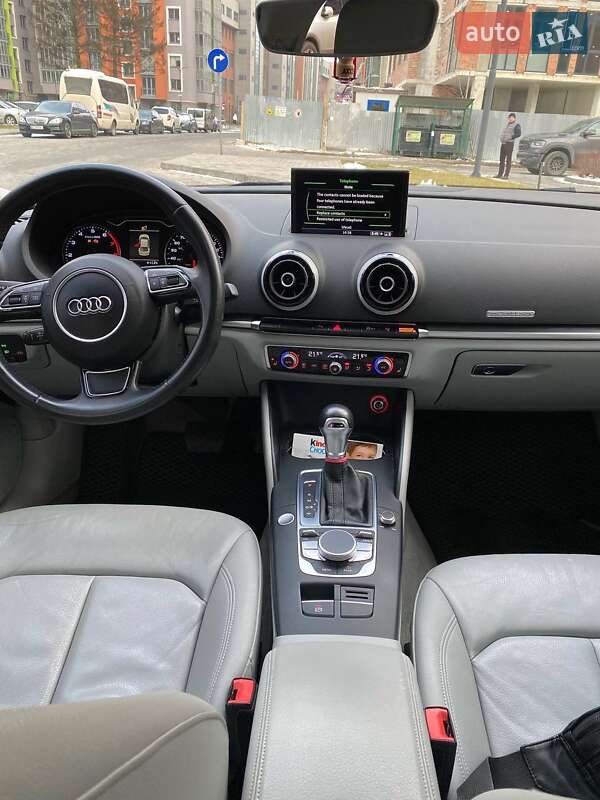 Седан Audi A3 2015 в Львове