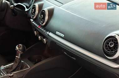Седан Audi A3 2016 в 