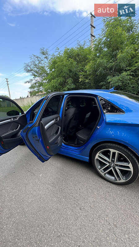 Седан Audi A3 2017 в Харькове