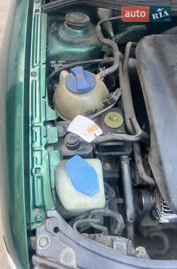 Хэтчбек Audi A3 1999 в 