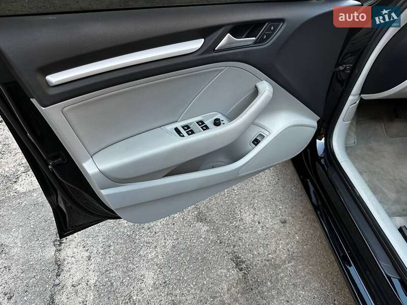 Седан Audi A3 2014 в Полтаве