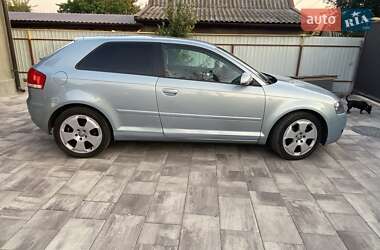 Хетчбек Audi A3 2003 в 