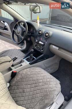 Хетчбек Audi A3 2003 в 