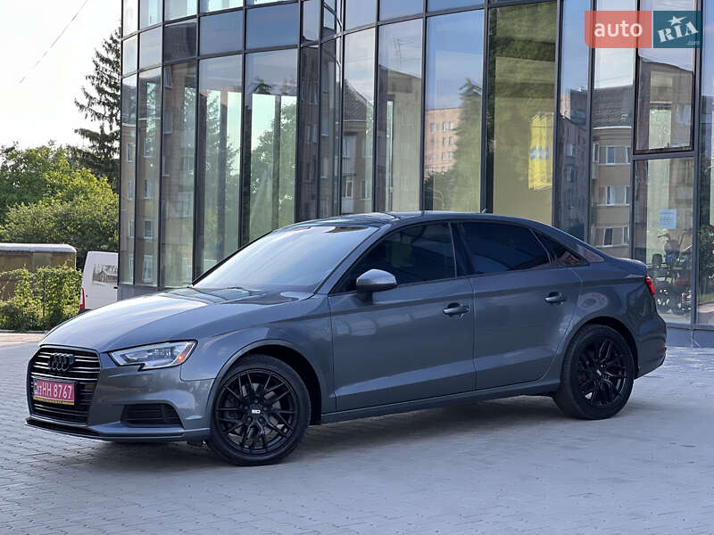 Седан Audi A3 2017 в Рівному