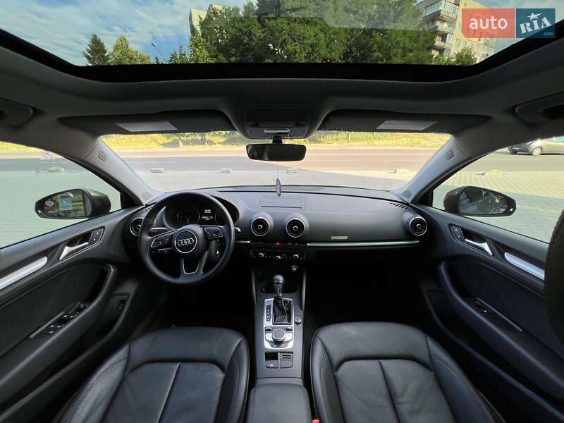 Седан Audi A3 2017 в Рівному