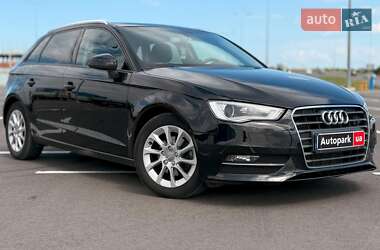 Хетчбек Audi A3 2016 в 