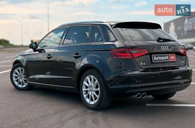 Хетчбек Audi A3 2016 в 