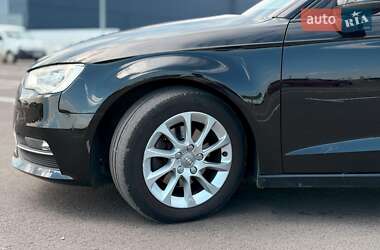 Хетчбек Audi A3 2016 в 