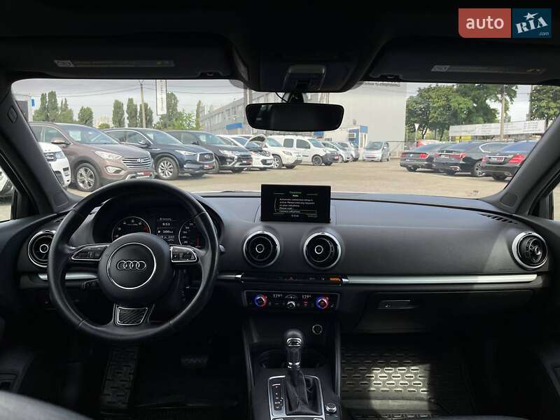 Седан Audi A3 2015 в Киеве