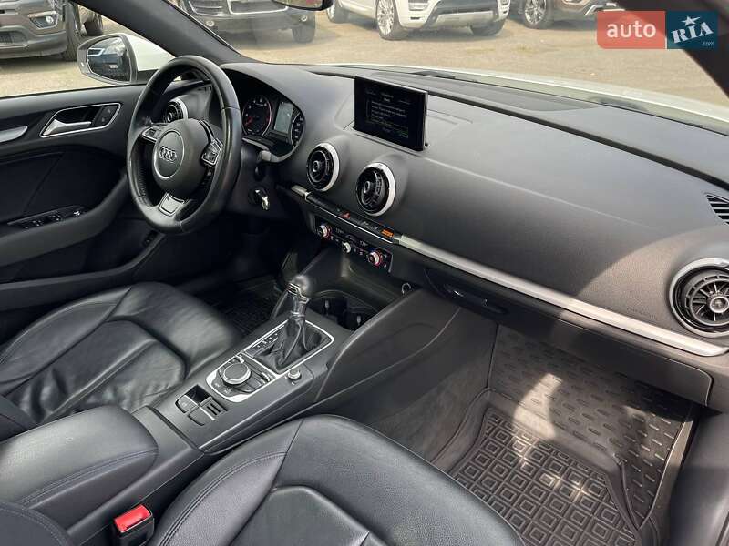 Седан Audi A3 2015 в Киеве