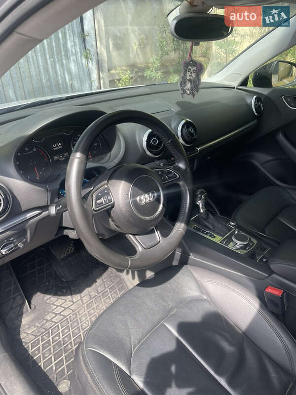 Седан Audi A3 2014 в Львові