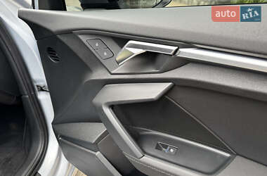 Седан Audi A3 2022 в 