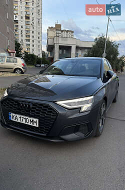 Седан Audi A3 2021 в 