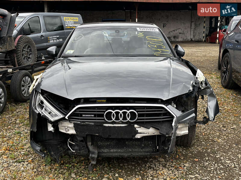Седан Audi A3 2018 в Стрию