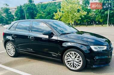 Хетчбек Audi A3 2017 в 