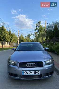 Хетчбек Audi A3 2004 в 