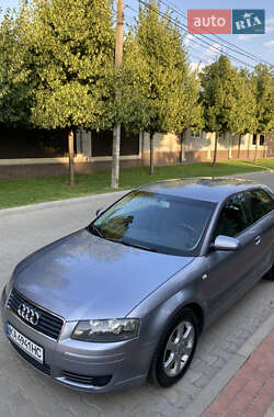 Хетчбек Audi A3 2004 в 
