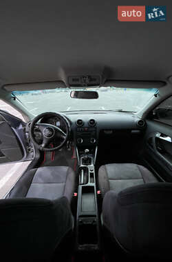 Хетчбек Audi A3 2003 в 
